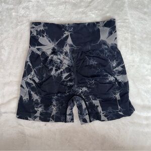 Black and Gray Marble Print Seamless Scrunch Women’s Workout Shorts